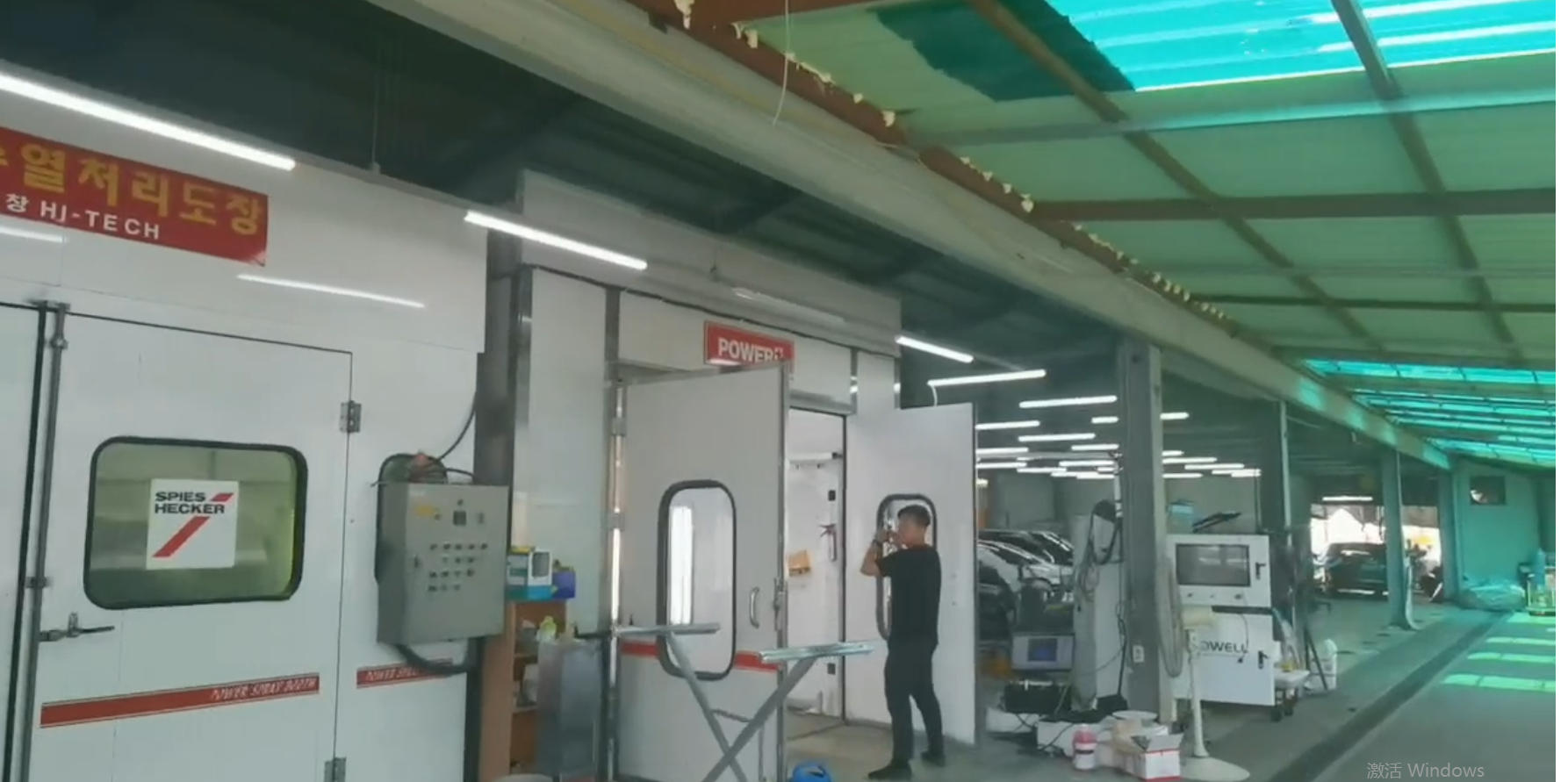 噴漆機(jī)器人出口韓國(guó)項(xiàng)目